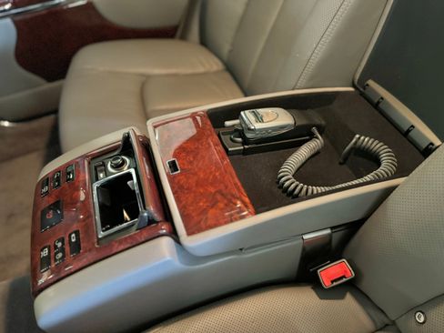 Used 2005 Maybach 57 image 24