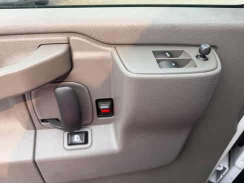 Used 2022 GMC Savana 2500 UNAVAIL RWD image 12