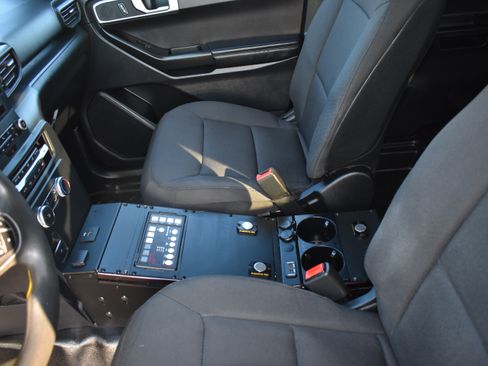Used 2020 Ford Explorer 4WD Police Interceptor image 17