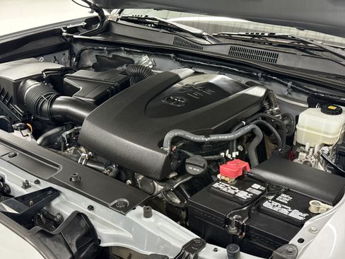 Used 2020 Toyota Tacoma 4x4 Double Cab image 12