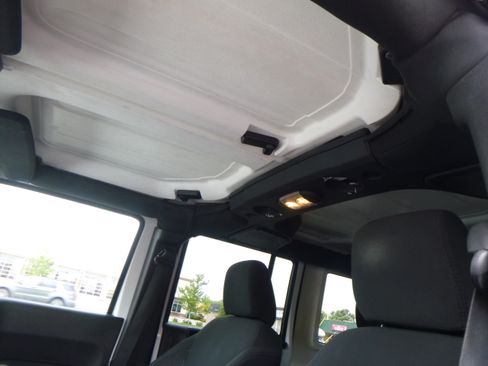 Used 2016 Jeep Wrangler Black Bear image 15