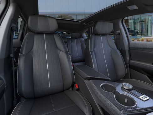 New 2025 Cadillac Optiq Luxury 2 image 16