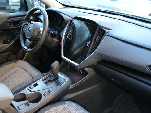 Used 2024 Subaru Crosstrek 2.0i Premium image 5