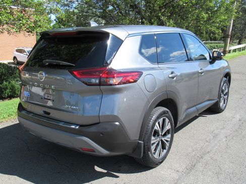 Used 2021 Nissan Rogue SV image 7
