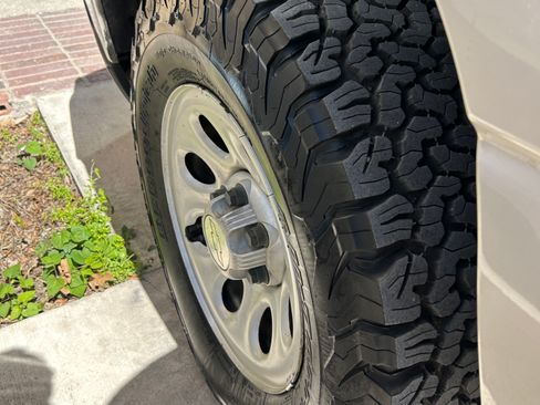 Used 2004 Chevrolet Silverado 1500 LS image 23