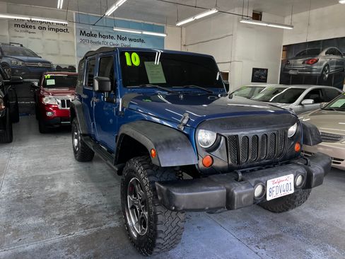 Used 2010 Jeep Wrangler Unlimited Sport image 2