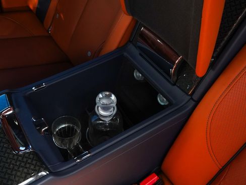 Used 2022 Rolls-Royce Cullinan Black Badge image 21