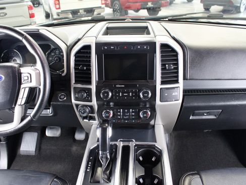 Used 2020 Ford F150 Lariat image 5