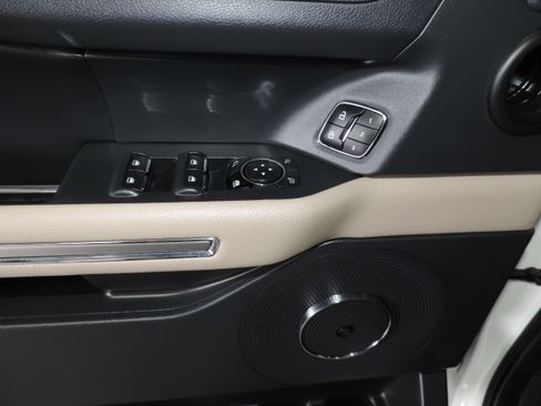 Used 2023 Ford Expedition Limited image 41