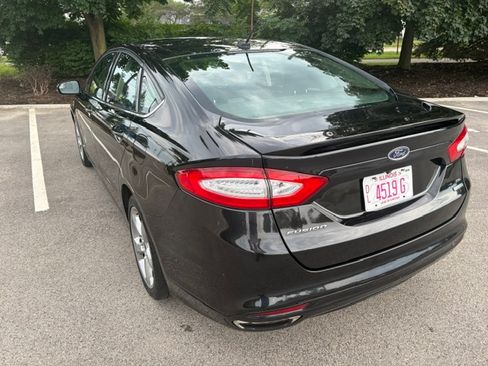 Used 2015 Ford Fusion SE FWD image 3