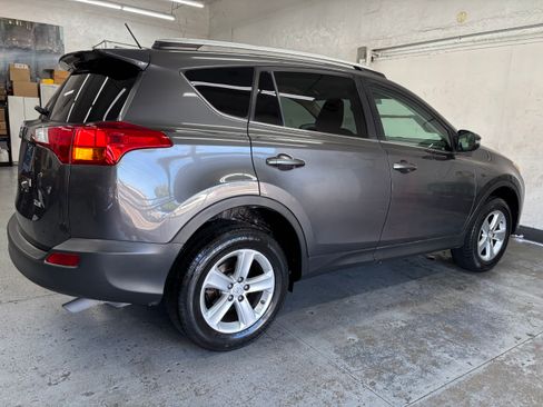 Used 2013 Toyota RAV4 XLE image 3
