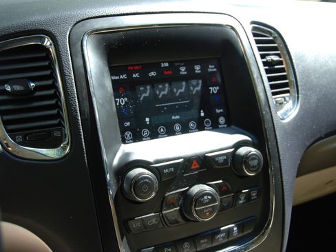 Used 2018 Dodge Durango SXT image 21