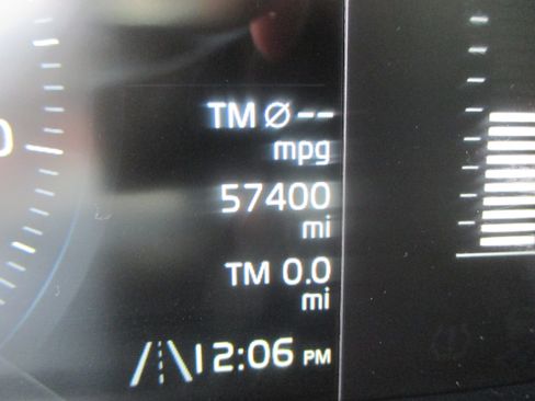 Used 2018 Volvo XC90 T5 Momentum image 8