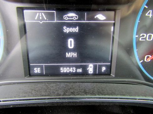 Used 2016 Chevrolet Cruze LT Sedan FWD image 18