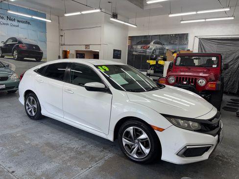 Used 2019 Honda Civic LX image 2