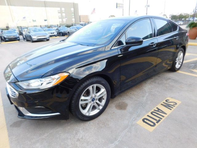 Used 2018 Ford Fusion SE FWD image 4