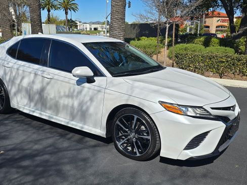 Used 2019 Toyota Camry XSE image 31