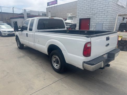 Used 2015 Ford F250 2WD SuperCab Super Duty image 4