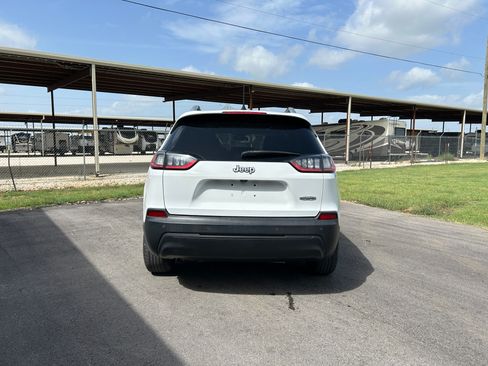 Used 2019 Jeep Cherokee FWD Latitude Plus image 6