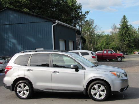 Used 2015 Subaru Forester 2.5i Premium AWD/4WD image 5