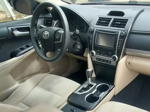 Used 2013 Toyota Camry L image 20