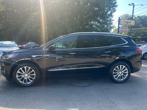Used 2018 Buick Enclave FWD Premium image 2