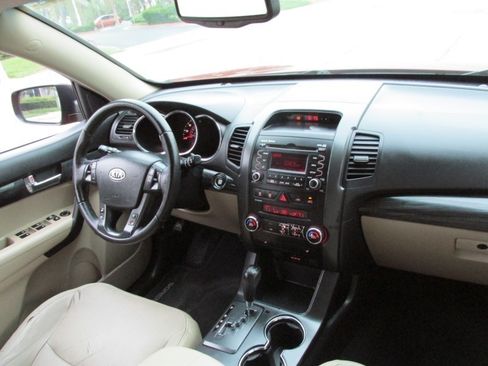 Used 2011 Kia Sorento EX-L image 13
