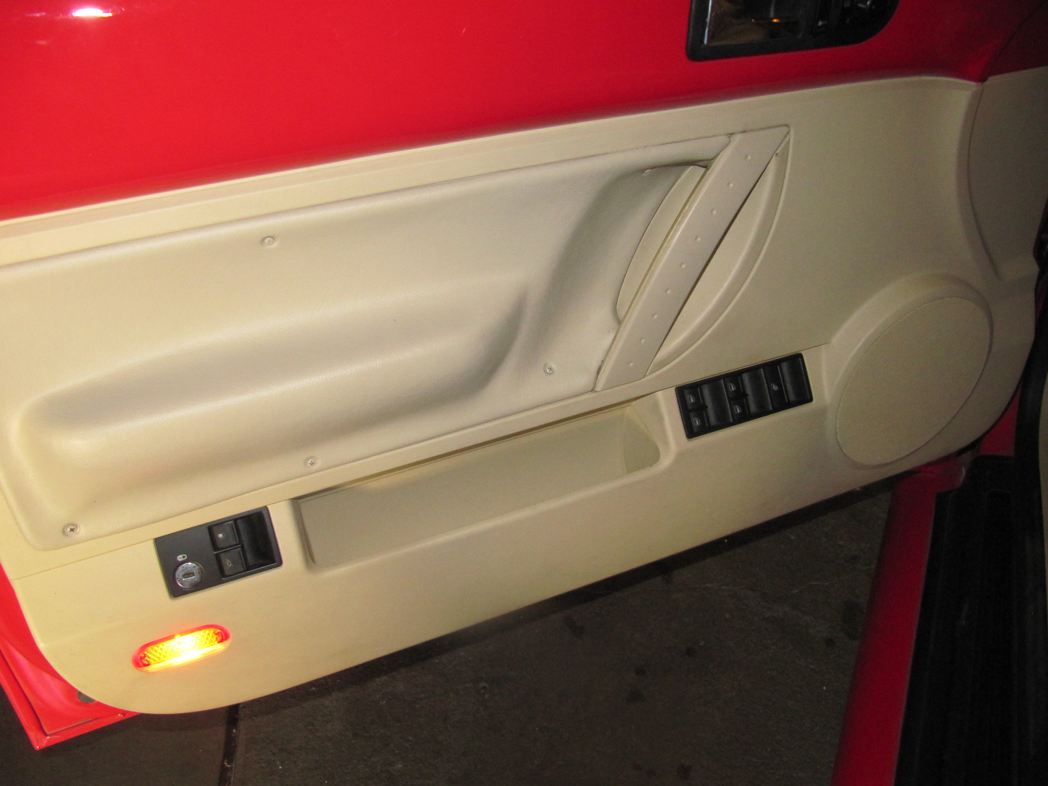 Used 2004 Volkswagen Beetle GLS Turbo Convertible FWD image 19