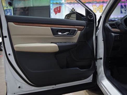 Used 2018 Honda CR-V Touring image 31