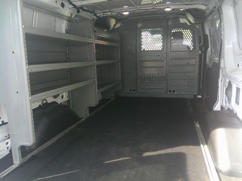 Used 2020 Ford Transit 150 XL RWD image 10