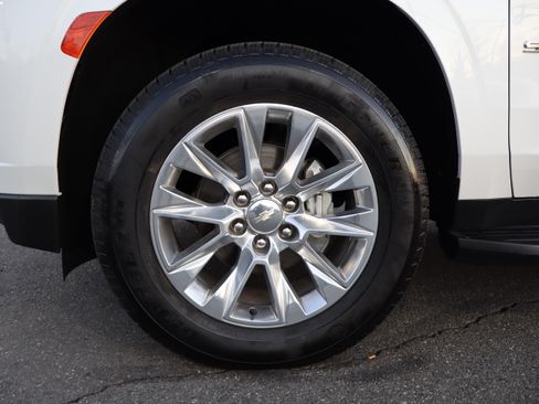 Used 2021 Chevrolet Suburban Premier image 38