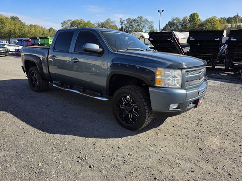 Used 2011 Chevrolet Silverado 1500 LT Z71 image 3