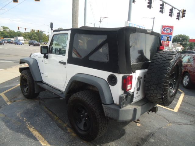 Used 2012 Jeep Wrangler 4WD Rubicon image 11