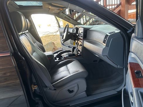 Used 2005 Jeep Grand Cherokee Limited image 11