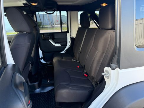 Used 2013 Jeep Wrangler Unlimited Sport image 11