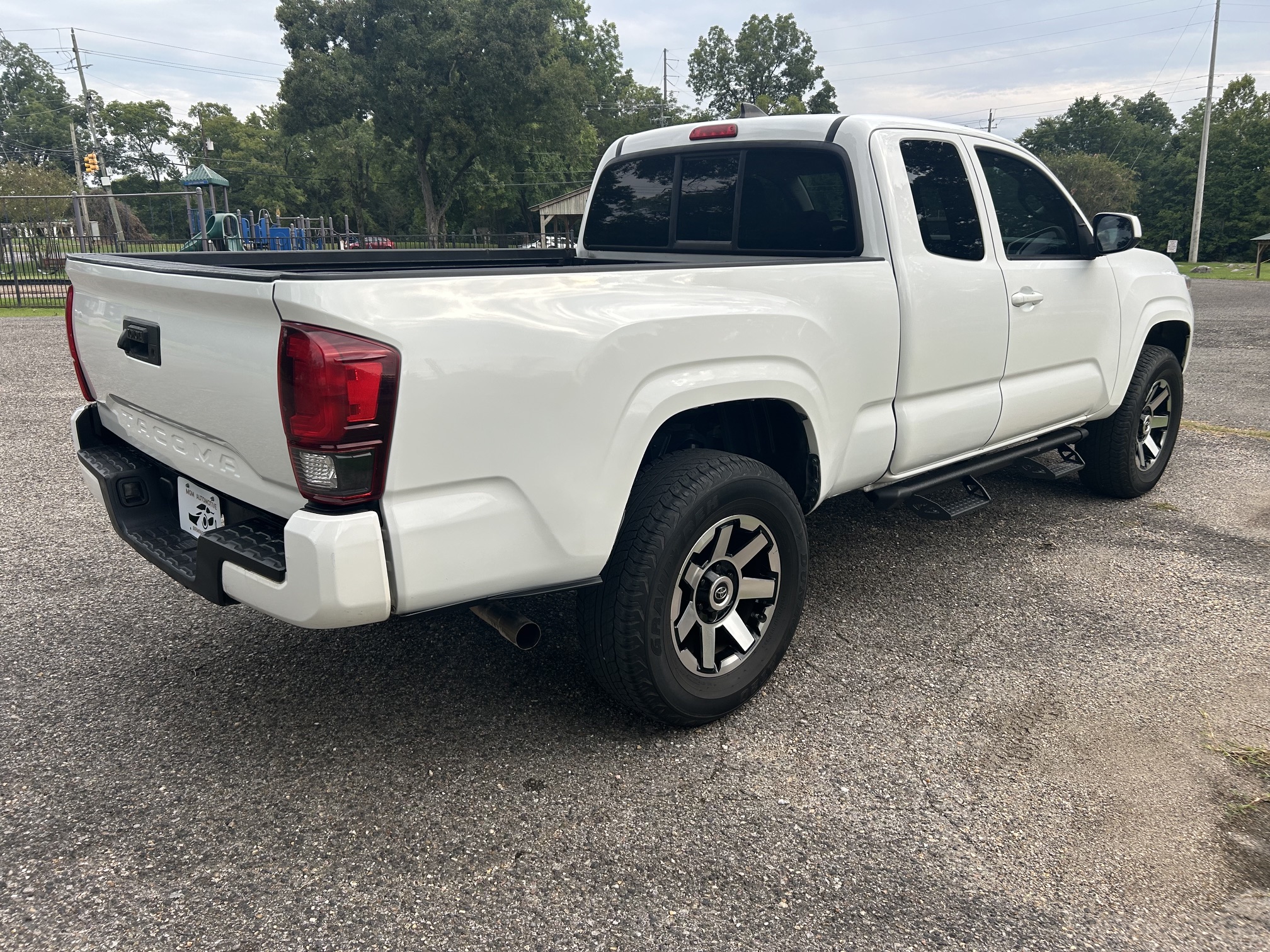 Used 2019 Toyota Tacoma 2WD Access Cab image 6