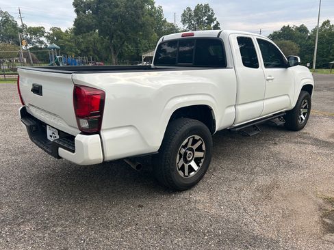 Used 2019 Toyota Tacoma 2WD Access Cab image 6