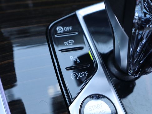 Used 2020 BMW X7 xDrive40i w/ M-Sport Package image 51