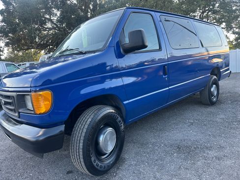 Used 2004 Ford E-350 and Econoline 350 XLT image 13