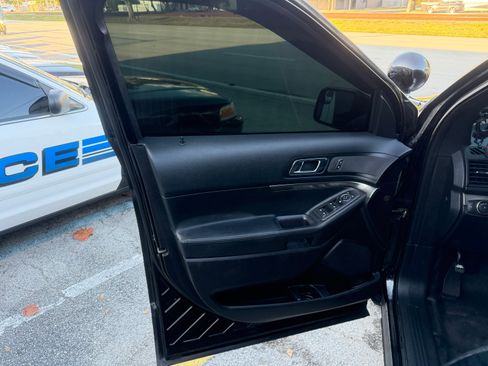 Used 2017 Ford Explorer 4WD Police Interceptor image 12