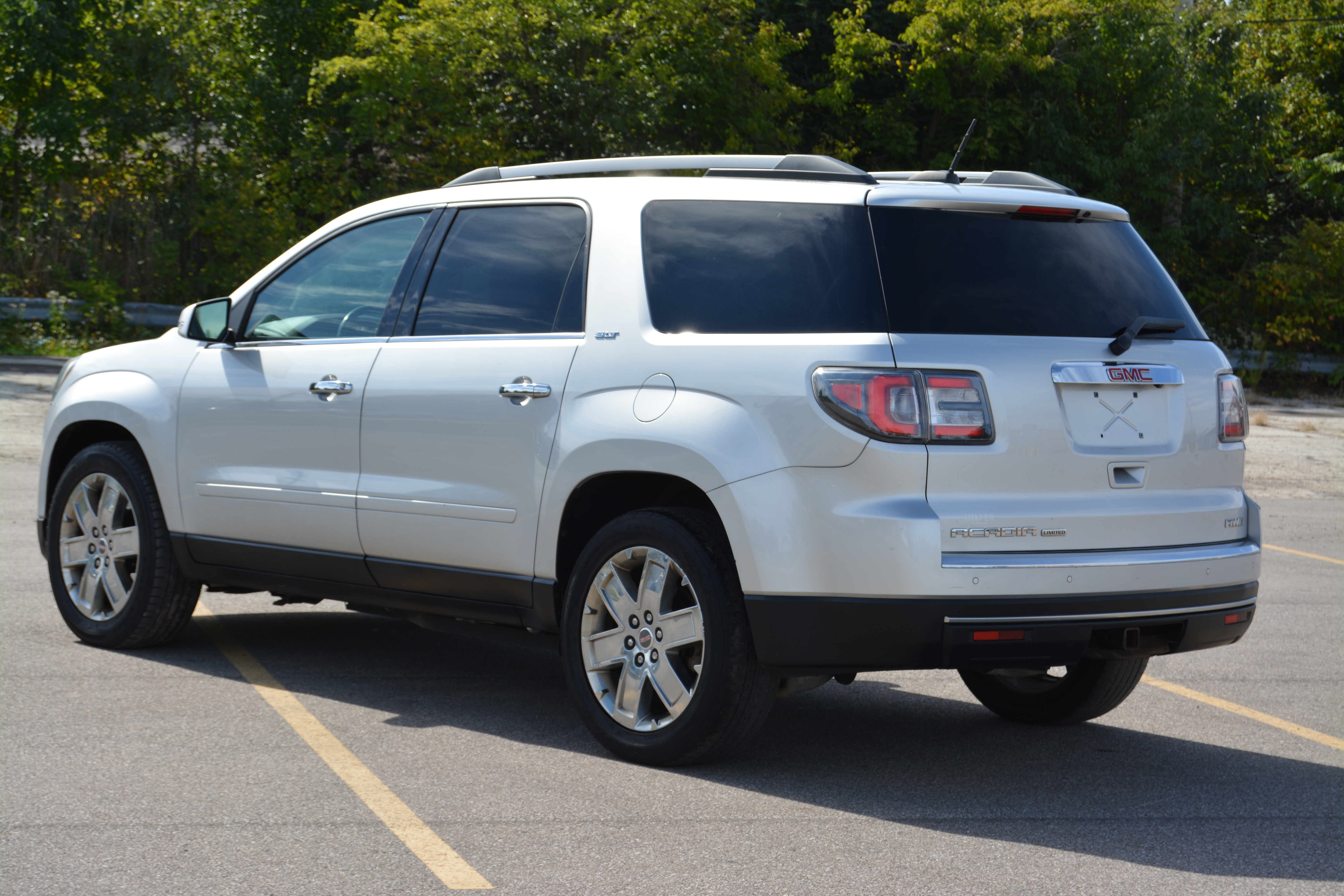 Used 2017 GMC Acadia Limited AWD SLT image 5