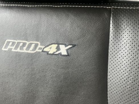 Used 2015 Nissan Xterra 4WD image 16
