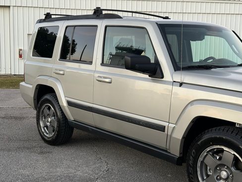 Used 2008 Jeep Commander Sport image 41