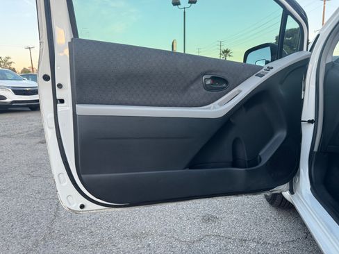 Used 2009 Toyota Yaris image 19