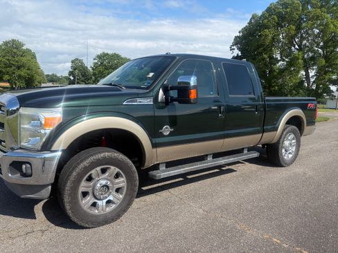 Used 2013 Ford F250 4x4 Crew Cab Super Duty image 1