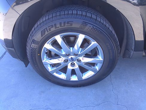 Used 2013 Ford Edge SEL FWD image 33