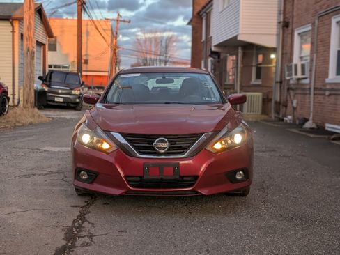 Used 2016 Nissan Altima image 9