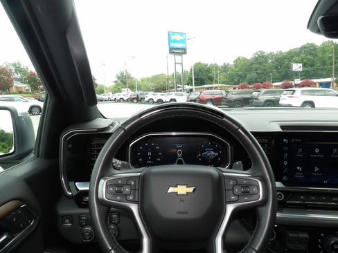 Used 2026 Chevrolet Silverado 1500 4x4 Crew Cab High Country image 2