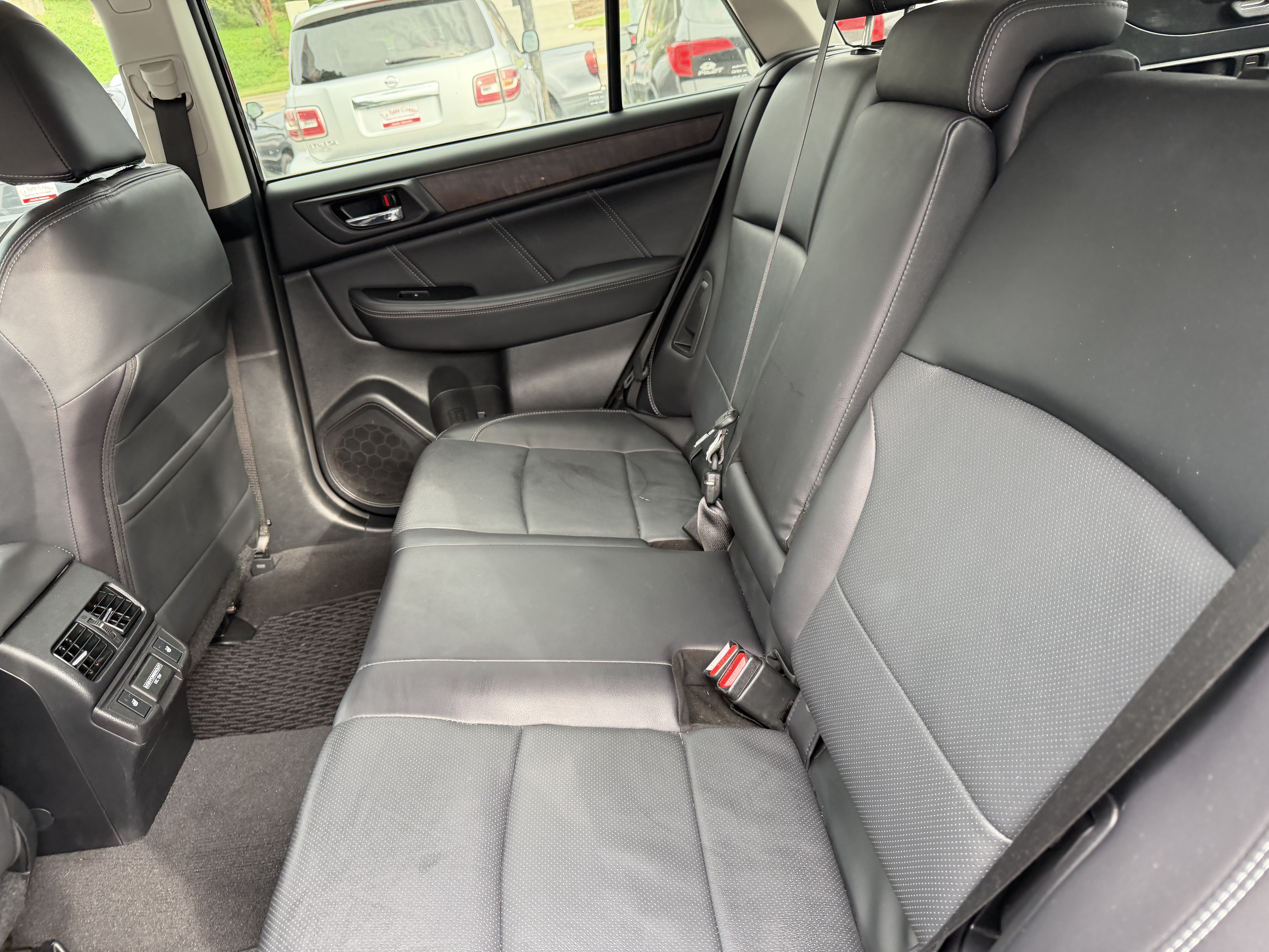Used 2018 Subaru Outback 2.5i Limited AWD/4WD image 10