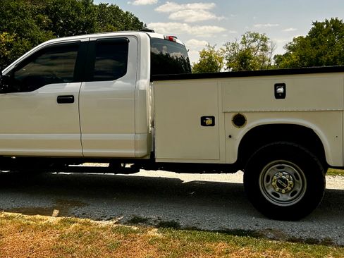Used 2022 Ford F250 4x4 SuperCab Super Duty image 9
